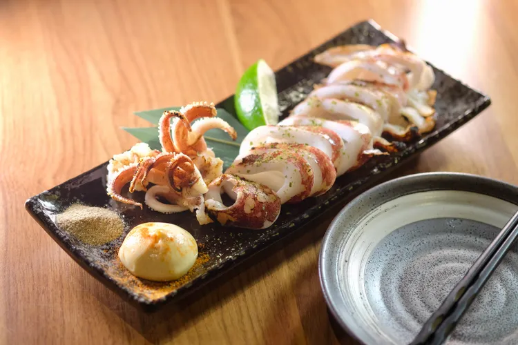 鹽烤中卷，360元。陳志淵攝