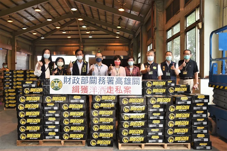 高市府會同海關破獲走私啤酒逾93萬罐，數量之高，創高雄歷年新高紀錄。高市府提供