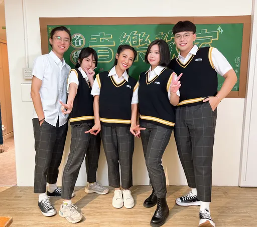 梁文音驚嘆男同學《宜自己》飆高音　「夾著唱」瞬間歪樓