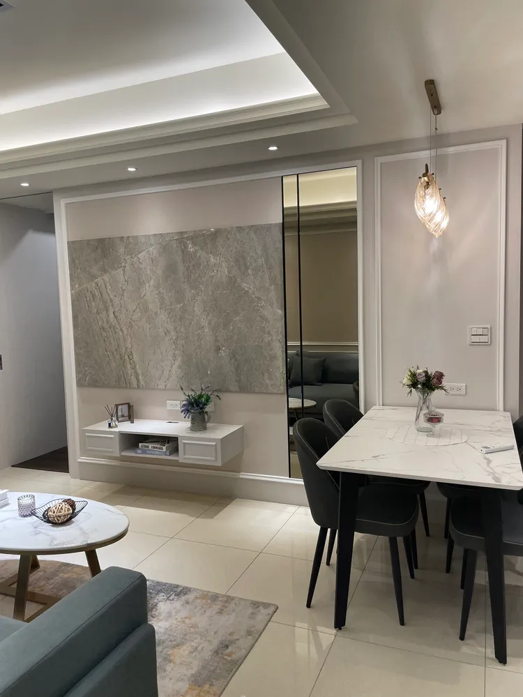 裝潢屋含家具家電，一卡皮箱即可入住。天玉集團提供