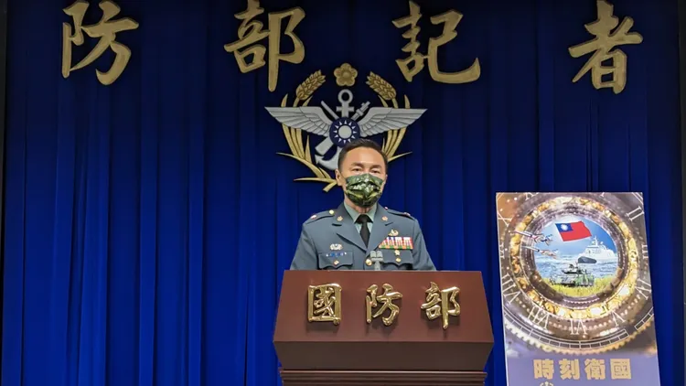 國防部文宣心戰處處長王俊傑指出，這次形象月曆將官兵勤訓精練、戮力戰備的畫面完整呈現在國人面前。蘇柏銓攝