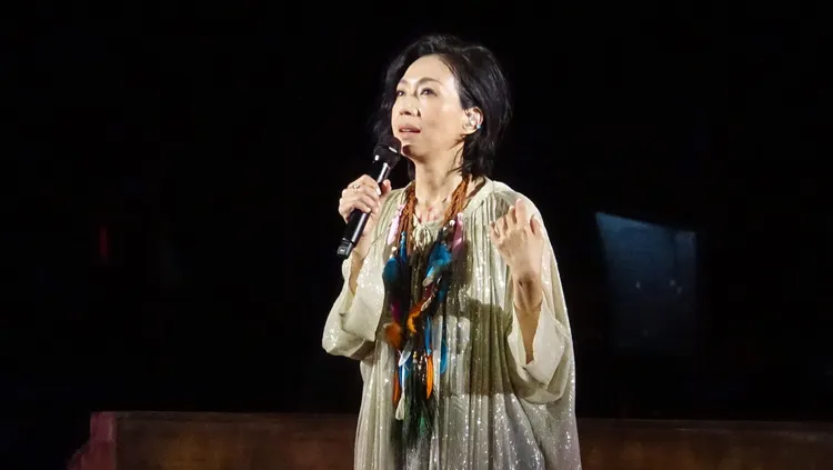 萬芳坦承最近超級憂鬱。朱世閎攝