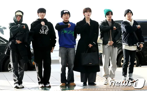 DKZ盛裝出國，期待明天的演出。翻攝news1