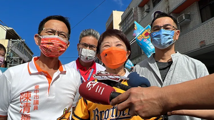 國民黨爭取連任的台中市長盧秀燕針對拒絕非官方辯論僅表示「我會參加本月15日台中市選委會舉行的公辦辯論會。」盧秀燕競總提供