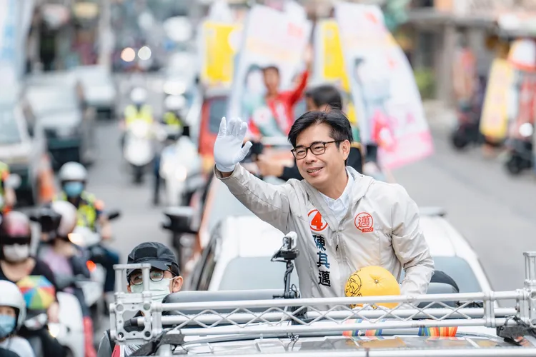 陳其邁今到前鎮小港區車隊掃街。陳其邁競辦提供