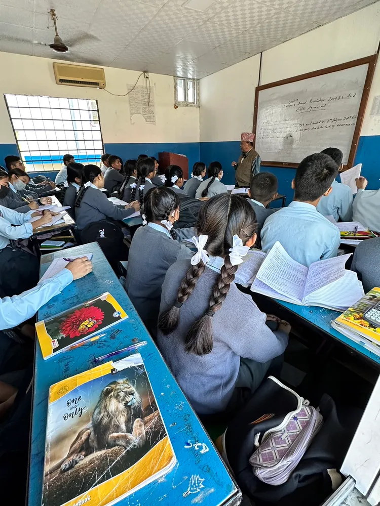 私立巴拉希學院前校長LAXMAN TAMRAKAR不只一次對著學生述說，對尼泊爾而言，「Education is everything」。台東醫院提供