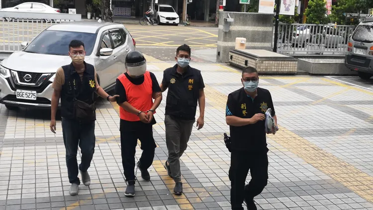 朱國江（橘衣者）落網後就被收押。讀者提供