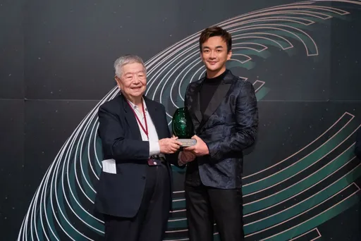 《華燈初上》幕後推手戴天易　獲百大MVP經理人「Super MVP」 