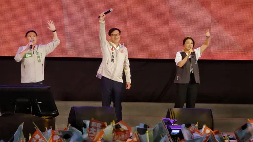 陳其邁感性致謝高雄人「校正回歸」　喊話要支持陳時中、林佳龍