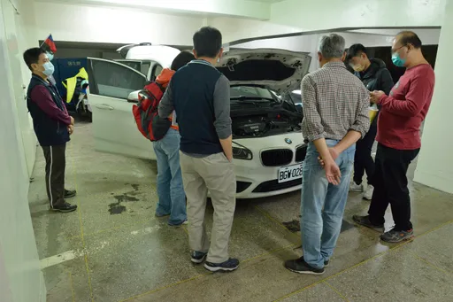 餐飲業老闆欠稅BMW遭拍賣！50萬起標民眾狂喊價競標　拍出價格曝光
