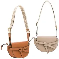 LOEWE Mini Gate小牛皮緹花雙層馬鞍包，momo購物活動價4萬8,911元。業者提供