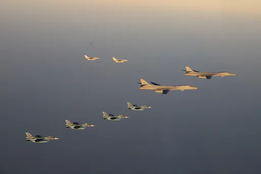 日美在日本海上空實施戰機訓練　回應北韓射彈挑釁