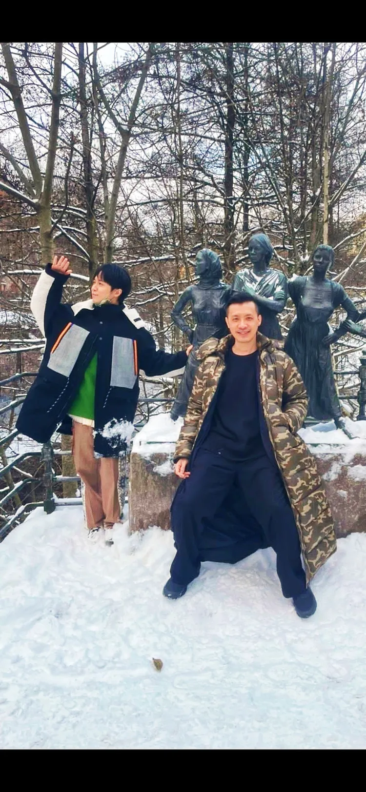 陳君豪(右)和青峰錄音空檔合照。1500聲量音創提供