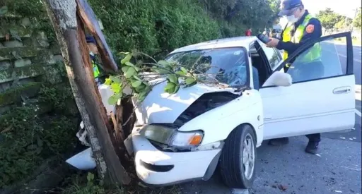 台九線死亡車禍!婦人開車疑心臟病發 自撞路樹釀1死1傷