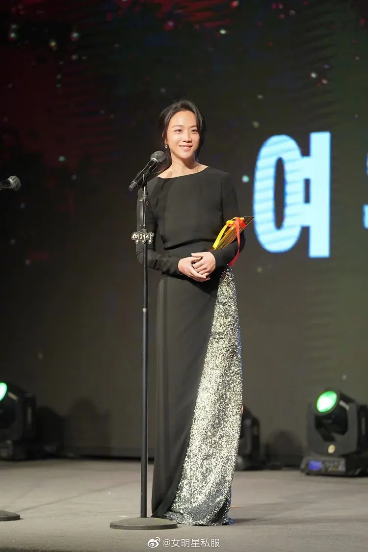 湯唯以電影《分手的決心》獲得韓國影評獎最佳女主角。翻攝女明星私服微博
