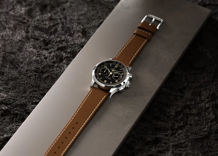 Record Heritage精鋼計時碼錶洋溢復古風格。品牌提供