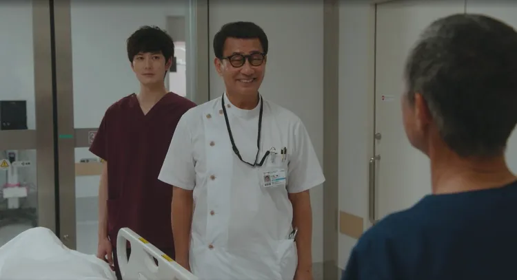 岡田將生（左起）和中井貴一戲裡初見面就充滿火藥味。MyVideo提供