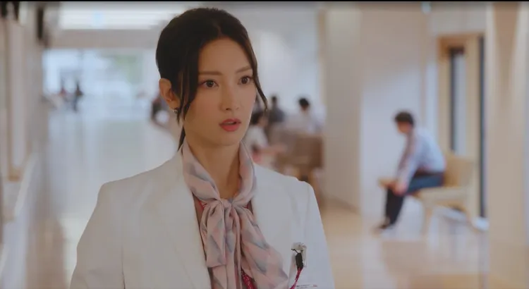 菜菜緒飾演外科醫生「郡司真都」。MyVideo提供