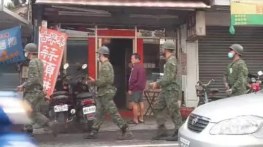 北港鄉親40年未見阿兵哥上街，驚見部隊連日操演，對此議論紛紛。民眾提供