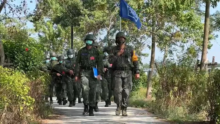 新制教育召集訓練，採就地動員、就地訓練、就地備戰、就地整補。魏嘉良攝