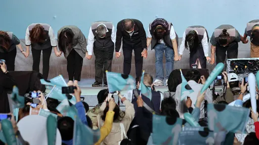 現場直擊|陳時中哽咽宣布敗選 支持者高喊「選總統」