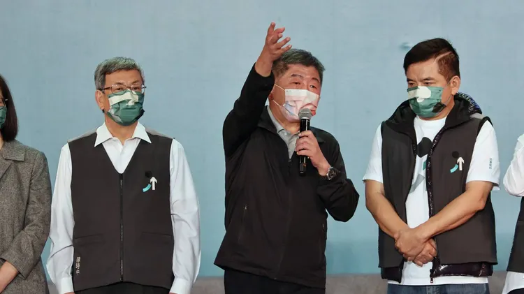 陳時中吶喊「天佑台灣、天佑台北」。葉志明攝