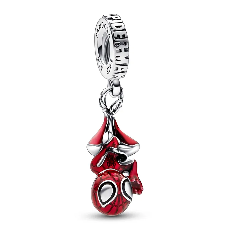 PANDORA x漫威聯名系列倒掛蜘蛛人吊飾，2880元。品牌提供