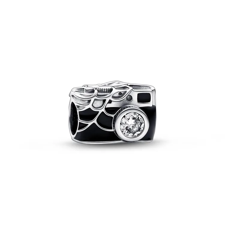 PANDORA x漫威聯名系列蜘蛛人自拍相機串飾，2480元。品牌提供