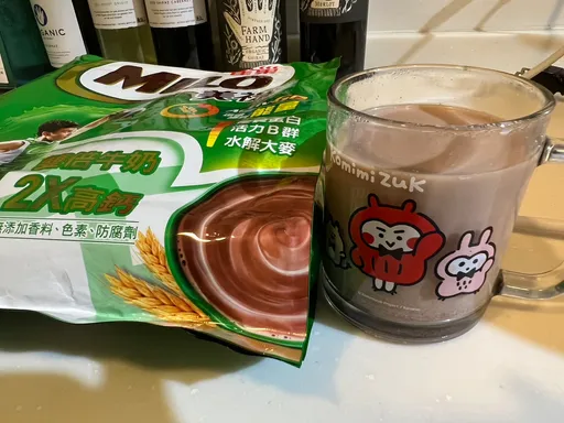 大賣場碰到貧困爺孫！女孩用這理由送出「夢幻禮物」 暖哭網友