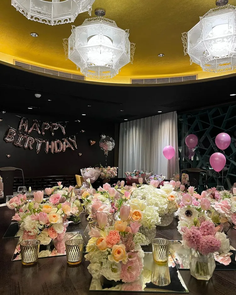 曾馨瑩和女兒生日會以粉色系為主。翻攝曾馨瑩IG