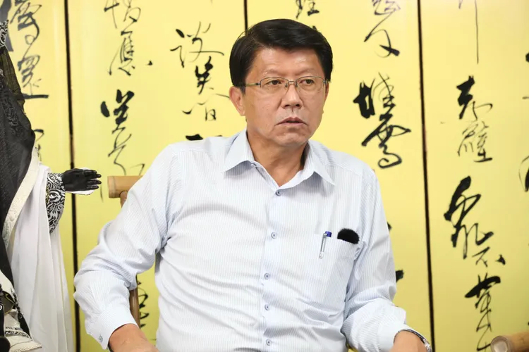 謝龍介闡述參選理念充滿信心。侯昌騰攝