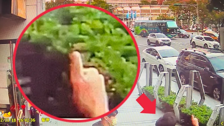 劉仕傑提供監視器自清，助理當時看到黃郁芬車隊，比的是大拇指。