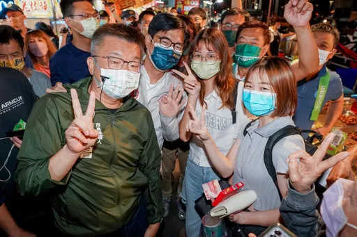 「雙其淋」台中夜市合體造勢　蔡其昌吐嘈陳其邁「唱歌難聽」