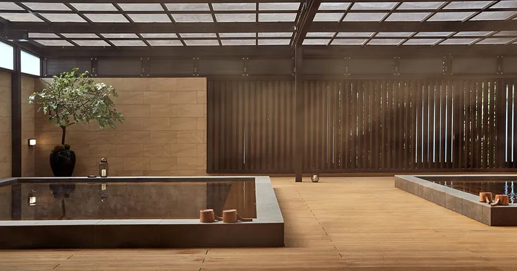 沐天澤琥珀溫泉浴池。蘊泉庄提供