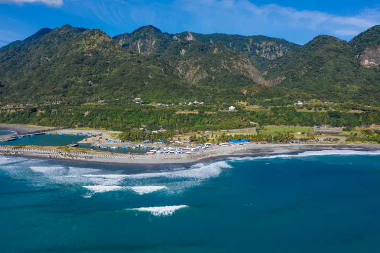 台灣國際衝浪賽比賽場地。Waida_R_WJC-提供