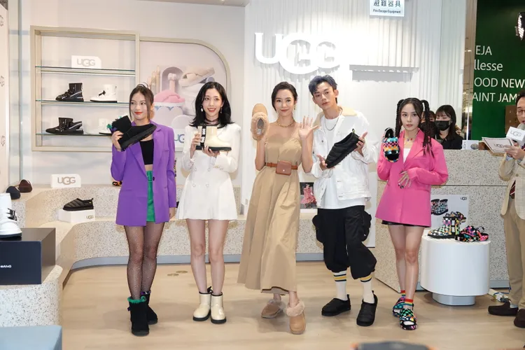 家儀（左起）、 到怡、康茵茵、許湯姆、高妍妍。陳德興攝