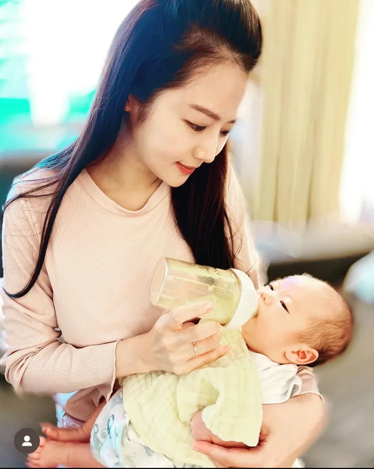 張熙恩覺得生到天使寶寶毫不費勁。翻攝張熙恩IG