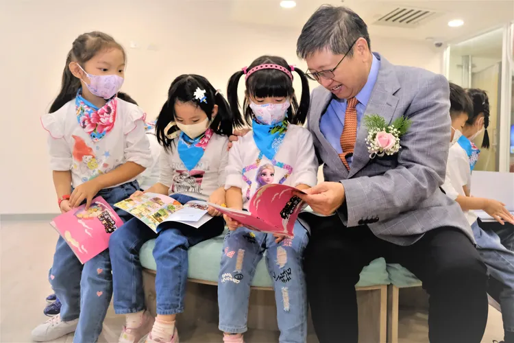 公共托育設施方面，目前已有4處公共托育家園，及竹北公設民營嘉豐托嬰中心，共5處正式收托。楊文科競辦提供