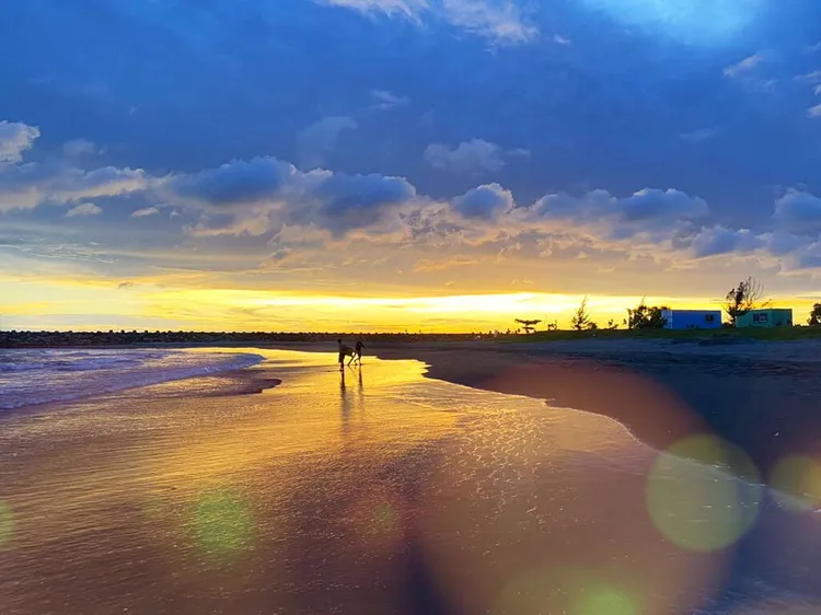 彭女跟吳男到風景迷人的漁光島(圖)約會。翻攝台南旅遊網
