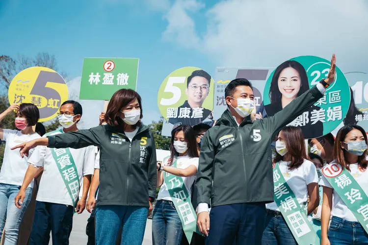 林智堅近期全力為沈慧虹輔選。翻攝自林智堅臉書