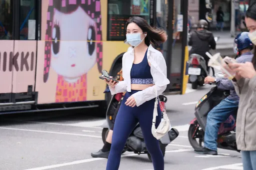 防疫2新制|免費快篩擴大送182萬人 戶外免戴口罩本月上路