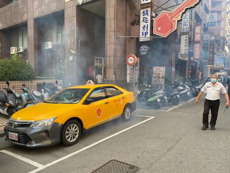 社區保全出來解釋。張喆喜攝