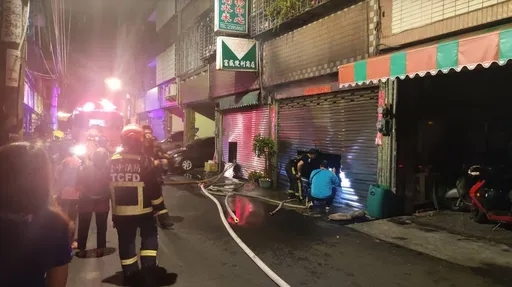 台中太平雜貨店火警　3人受困消防隊救出