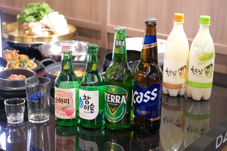 韓國經典飲品、酒水在本家燒肉都能點到。陳志淵攝