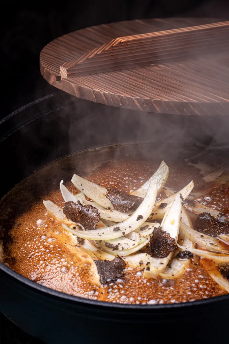 黑松露壽喜燒鍋。業者提供