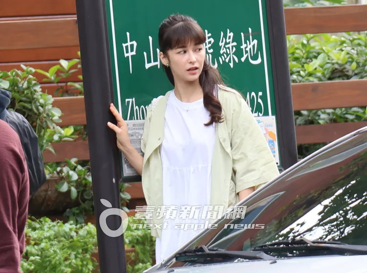 夏朧劇中飾演來到凡間的仙女姐姐。特勤中心攝