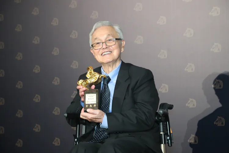 賴成英長年投身影像工作。攝影中心攝