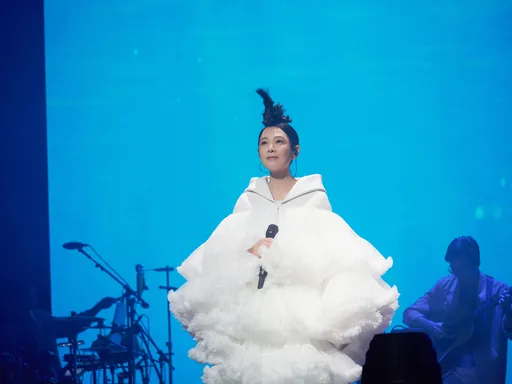 刘若英飞越换日线成疫后首位飞欧洲开唱华人歌手 经典曲目掀回忆杀催泪