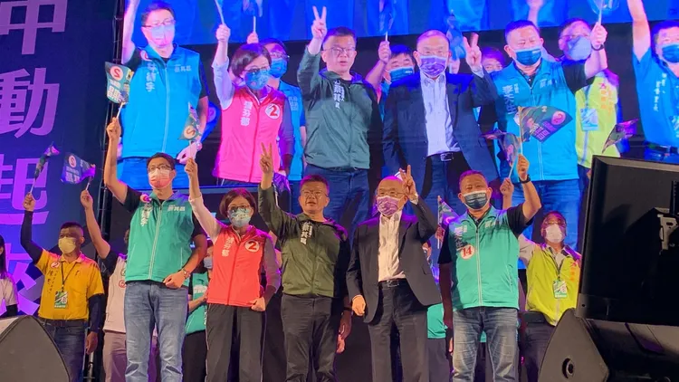 蘇貞昌親自拜託台中市民市長選二號蔡其昌，大里霧峰三席市議員全上！曾雪蒨攝