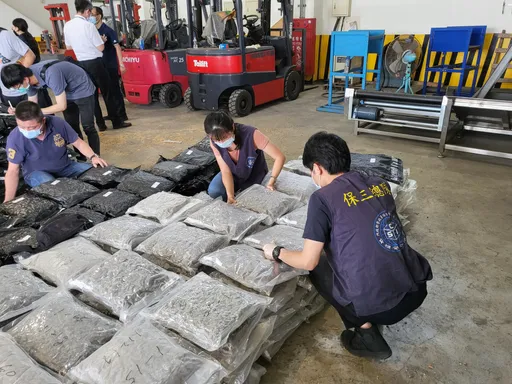 進口木屑有詭!走私456公斤市值7億大麻花 檢警逮5嫌羈押禁見